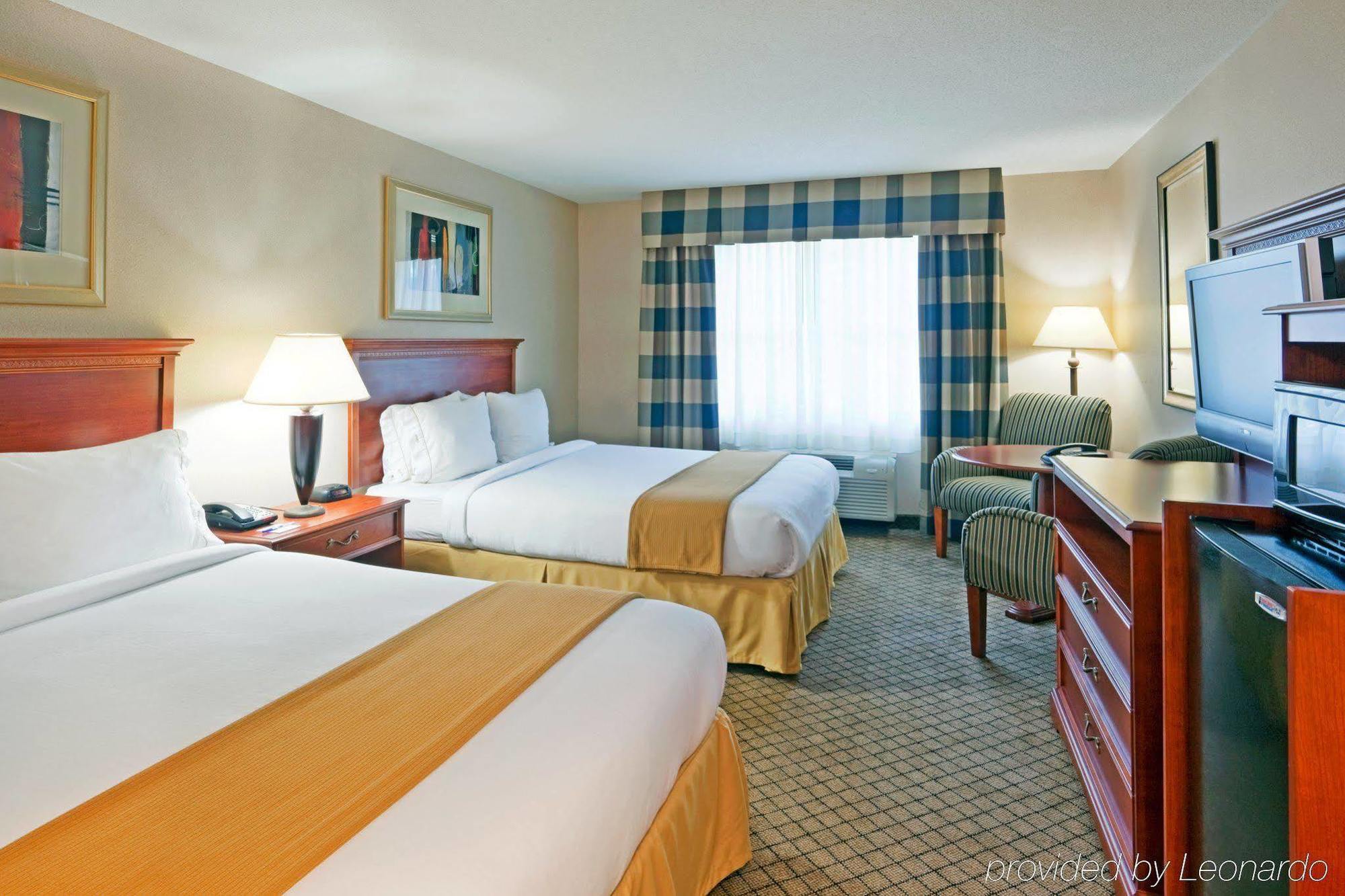 Holiday Inn Express Hotel & Suites Hampton South-Seabrook, An Ihg Hotel Номер фото